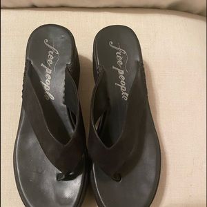 Adorable slip on leather Sandles by Free People